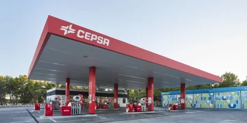 Dos encapuchados asaltan una gasolinera en Torrelavega y la Policía investiga si están detrás de otro atraco ocurrido un día antes