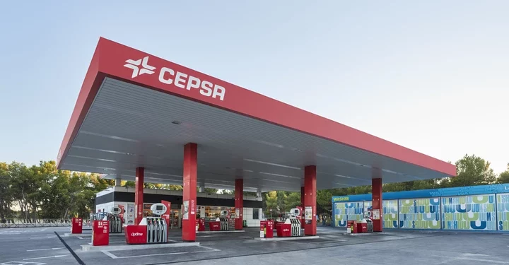 Dos encapuchados asaltan una gasolinera en Torrelavega y la Policía investiga si están detrás de otro atraco ocurrido un día antes