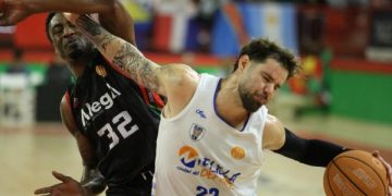 El Alega Cantabria hace del Trueba un fortín y vence al Melilla (76-72) tras un brillante último cuarto