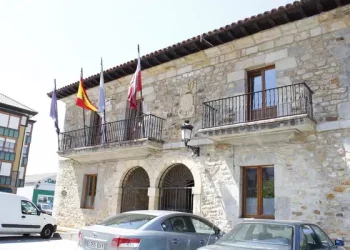 El PSOE de Limpias acusa al PP de subir “en silencio” el sueldo de la teniente de alcalde mientras critica los aumentos del Salario Mínimo