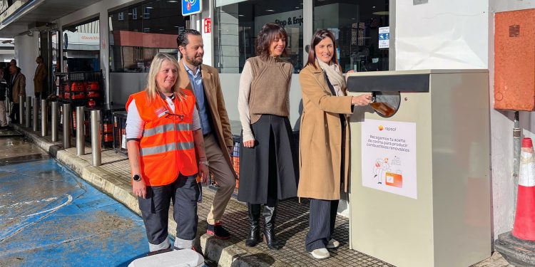 Repsol y el Gobierno de Cantabria ponen en marcha la recogida de aceite doméstico usado en 32 gasolineras de la comunidad