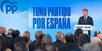 Feijóo anuncia en Santander un plan “ambicioso y realista” para aliviar cargas y proteger a los autónomos