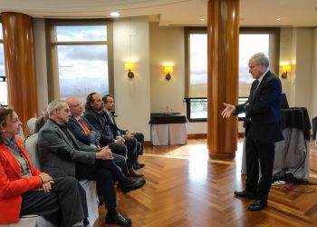 Arasti defiende el impulso a la energía eólica en Cantabria dentro de los límites legales y ambientales