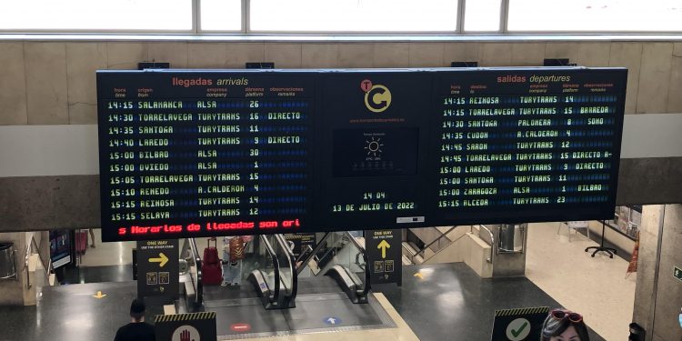 Las Mesas de Movilidad piden al Parlamento la creación de un grupo de trabajo sobre transporte público por carretera