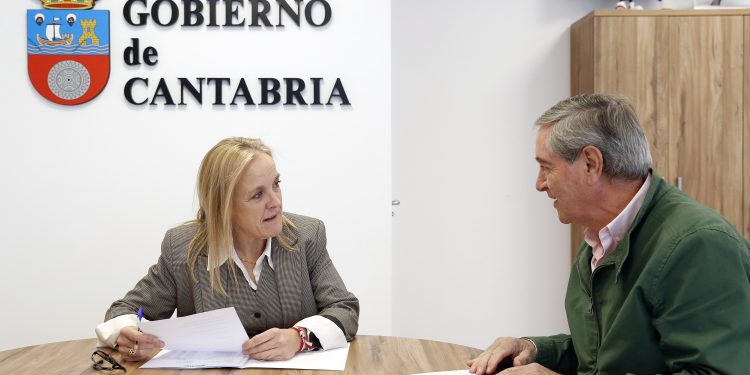 Gobierno de Cantabria y Ayuntamiento de Suances acuerdan ampliar la Oficina de Justicia para adaptarse a la reforma judicial
