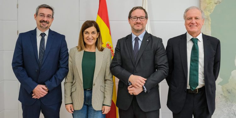 Buruaga impulsa la transformación tecnológica y productiva de Cantabria con NTT Data