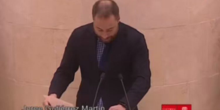 El PSOE acusa al PP y Vox de una “negociación soterrada” para aprobar los presupuestos de Cantabria de 2026