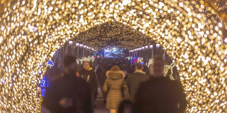 Torrelavega licita el alumbrado navideño y refuerza su programación festiva con nuevas actividades