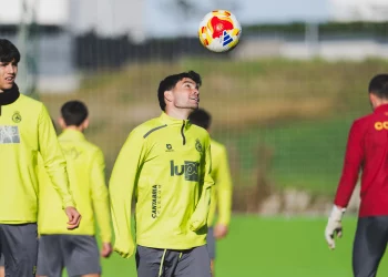 El Racing retoma entrenamientos con dos compromisos clave en Copa y LaLiga Hypermotion