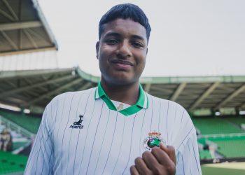 Jeremy Arévalo apunta a su despedida del Racing. El Stuttgart lidera la carrera por sus siete millones