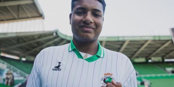 Jeremy Arévalo apunta a su despedida del Racing. El Stuttgart lidera la carrera por sus siete millones