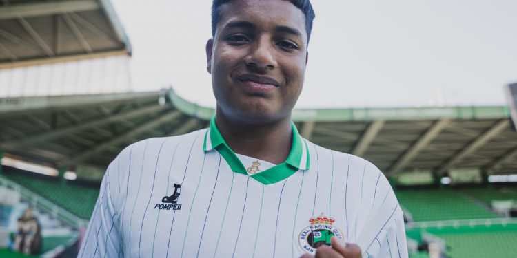 Jeremy Arévalo apunta a su despedida del Racing. El Stuttgart lidera la carrera por sus siete millones