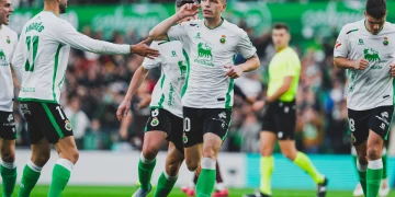 Racing  refuerza su coliderato con una contundente victoria sobre el Eibar