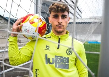 El Racing busca en Ponferrada la puerta hacia los sueños de Copa, aunque la Liga le reclama toda su sed de victoria