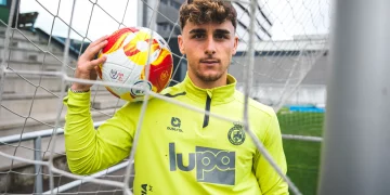 El Racing busca en Ponferrada la puerta hacia los sueños de Copa, aunque la Liga le reclama toda su sed de victoria