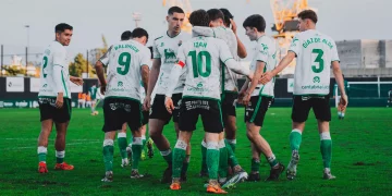 Rayo Cantabria cierra 2025 con otro empate ante el Coruxo y la UD Sámano cae en Carballo