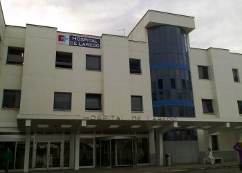 UGT pide aparcamiento gratuito y exclusivo para el personal sanitario del Hospital y Centro de Salud de Laredo