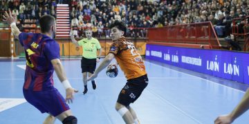 Isidoro Martínez renueva con el Bathco BM Torrelavega hasta 2028 en su décima temporada como naranja