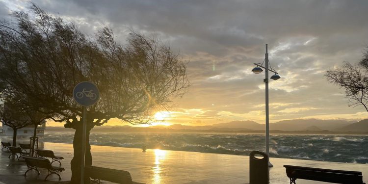 Amanecer de sur en Pereda