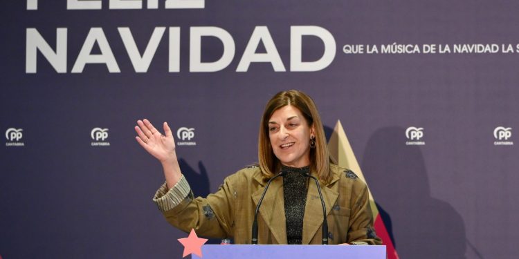 Buruaga reivindica la gestión del PP como “referente de la buena política” y acusa a la oposición de “bloquear el avance de Cantabria”