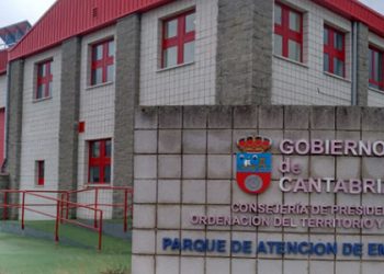 Los bomberos del SEMCA paran las horas extras por falta de personal y dejan inoperativos cuatro parques este martes