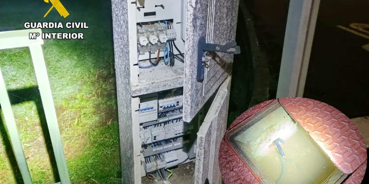 Detenidos dos jóvenes en Meruelo por intentar robar cableado de alumbrado público