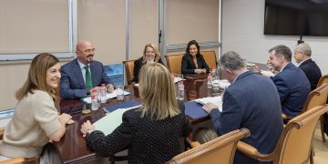 Cantabria invertirá más de 7 millones en sanidad ganadera y 11,5 en material médico para Valdecilla en 2026