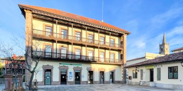 Comillas inicia obras en la Casa Consistorial para modernizar su Oficina de Turismo