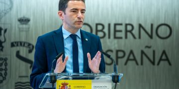 Pedro Casares defiende el impulso del Gobierno de Sánchez a Cantabria frente a la «parálisis» del Ejecutivo autonómico