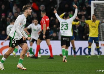 El Racing se desata ante Las Palmas y firma en El Sardinero una noche de líder