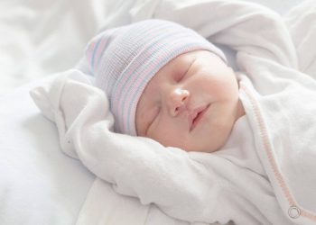 Nel, primer bebé del año en Cantabria, nace a las 00.04 horas en Valdecilla