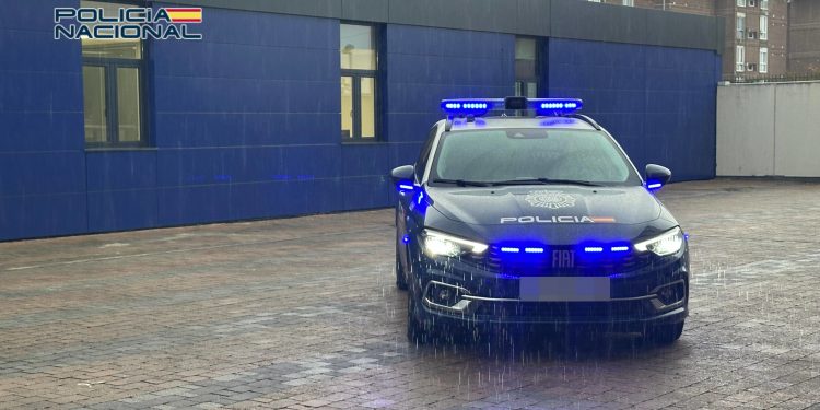 Dos detenidos por robo con fuerza en comercios de Santander en operativos rápidos de la Policía Nacional