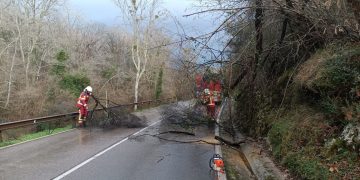 La borrasca Ingrid arrasa Cantabria con vientos huracanados y deja cientos de incidencias