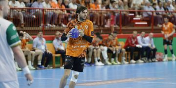 Nicolai Colunga renueva con el Bathco BM Torrelavega hasta 2028 y se convierte en el gran emblema de la Cantera Naranja