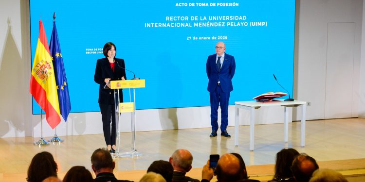 Ángel Pelayo González-Torre toma posesión como nuevo rector de la UIMP