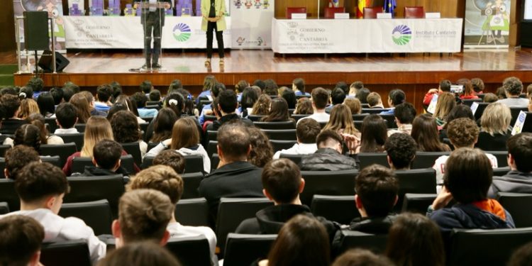 Educación e Industria convocan una nueva edición del concurso escolar ‘P´EPIS: tu mirada cuenta’
