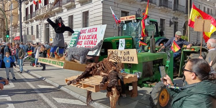El campo cántabro sale hoy a la calle