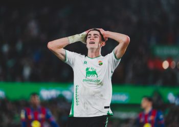 El Racing cae dignamente ante un Barça campeón de la Supercopa