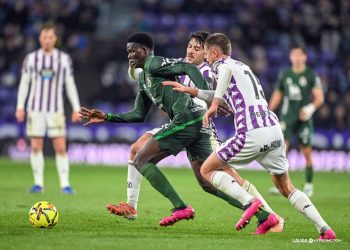 El Racing rescata un punto de oro en el gélido Zorrilla
