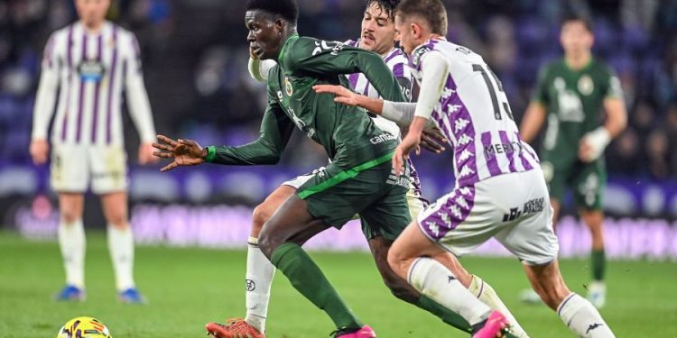 El Racing rescata un punto de oro en el gélido Zorrilla