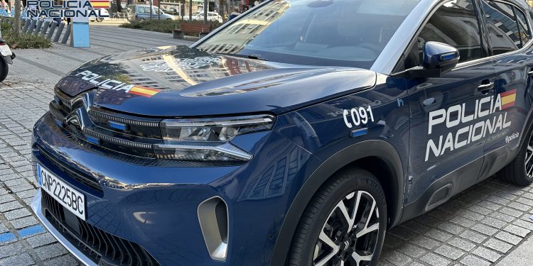 La Policía Nacional detiene en San Vicente de la Barquera a un prófugo reclamado por Perú por armas