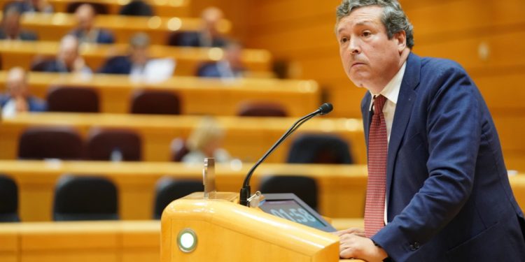 Íñigo Fernández acusa al PSOE de “comprar votos en Cataluña con el dinero de los cántabros”