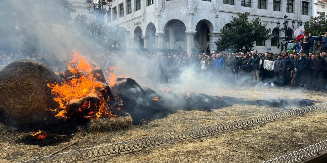 El campo toma Santander contra Mercosur, los recortes de la PAC y la gestión del lobo y la sanidad animal