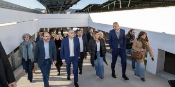 El nuevo aparcamiento en altura del Mercado Nacional de Ganados suma 223 plazas y centraliza servicios municipales en Torrelavega