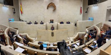 El Parlamento de Cantabria rechaza el nuevo modelo de financiación del Gobierno central con el apoyo de PRC y el diputado no adscrito