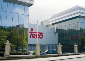 UGT, CCOO y CSIF logran preacuerdo en el ERE de Teka que baja despidos a 66 y sube indemnizaciones a 40 días