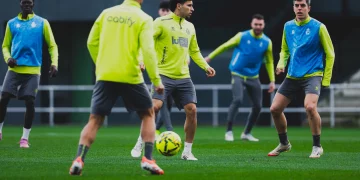 El Racing defiende su liderato en un Nuevo Los Cármenes maldito