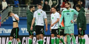 Eibar castiga la pasividad del Racing tras el descanso