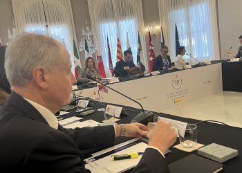 Arasti clama en Madrid por blindar la industria cántabra ante la «feroz» competencia china