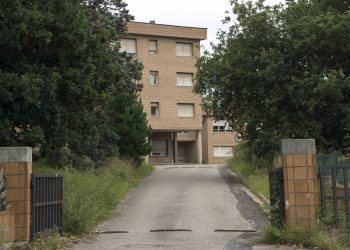 Dos edificios de Parayas serán demolidos y el resto rehabilitados